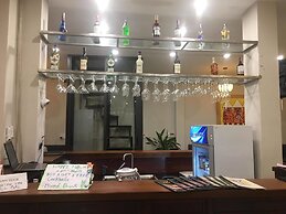 Backhome Hotel - Hostel