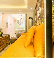 Henry's Apartment- Taikang Road