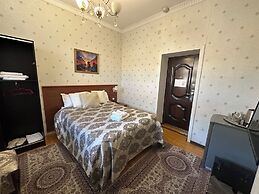 Sarbon Hotel