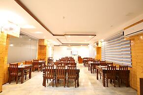 Kamay The Grand Alova