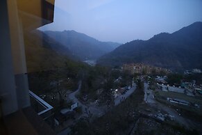 Kamay The Grand Alova