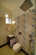 Kamay The Grand Alova