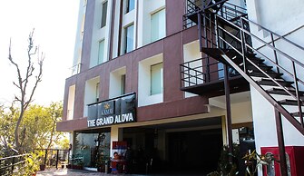 Kamay The Grand Alova