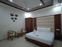 Kamay The Grand Alova