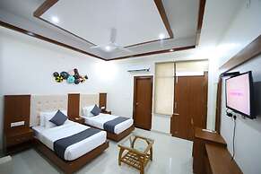 Kamay The Grand Alova