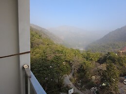 Kamay The Grand Alova