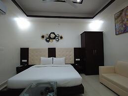 Kamay The Grand Alova