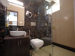 Kamay The Grand Alova