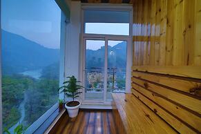 Kamay The Grand Alova