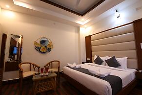 Kamay The Grand Alova