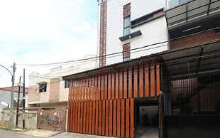 Kamar Keluarga Semanan Syariah