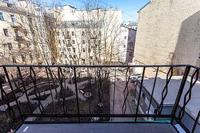 Apartment on Zagorodny 8