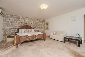 Pietra Mare Apartments