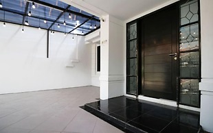 Kamar Keluarga Bandara II Syariah