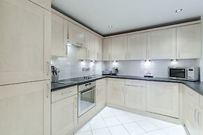 Roomspace Apartments-Courtyard Guildford