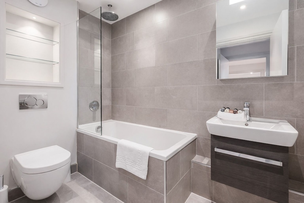Roomspace Apartments -The Quadrant