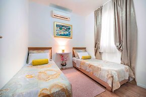 City Apartments Lani