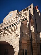 City Apartments Lani 4