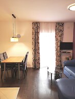 City Apartments Lani 4