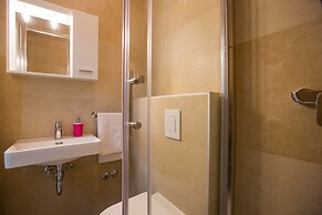 City Apartments Lani 4