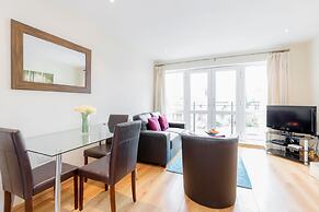 Roomspace Apartments -Westnye House