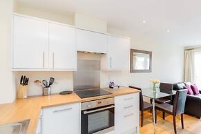 Roomspace Apartments -Westnye House