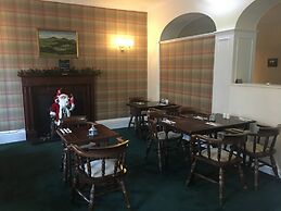 George and Abbotsford Hotel