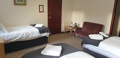 George and Abbotsford Hotel