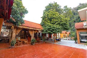 Tam Coc Mountain Bungalow