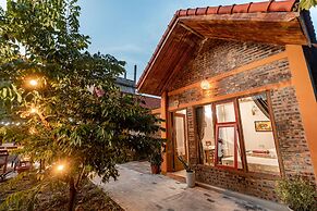 Tam Coc Mountain Bungalow
