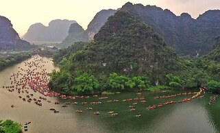 Tam Coc Mountain Bungalow