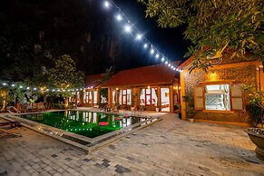 Tam Coc Mountain Bungalow