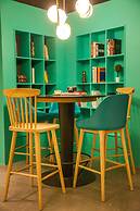 Magnolia Guilin Yangshuo West Street Hotel