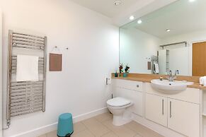 Bright Comfy 2 bed in trendy Dalston