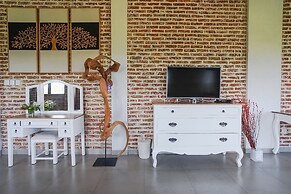 The Ocean Views Luxury Villas & Apartment