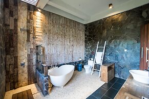 The Ocean Views Luxury Villas & Apartment