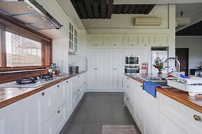 The Ocean Views Luxury Villas & Apartment