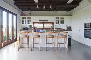 The Ocean Views Luxury Villas & Apartment