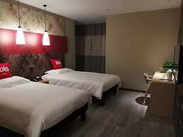 Ibis Guangyuan City Square Hotel