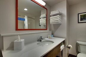 Hampton Inn & Suites Southport