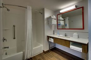 Hampton Inn & Suites Southport