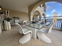 Savana at Porto Cupecoy Marina