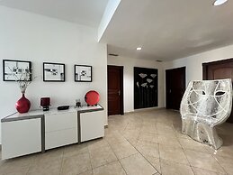 Savana at Porto Cupecoy Marina