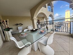 Savana at Porto Cupecoy Marina