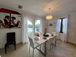 Savana at Porto Cupecoy Marina