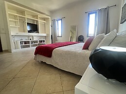 Savana at Porto Cupecoy Marina