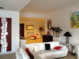 Savana at Porto Cupecoy Marina