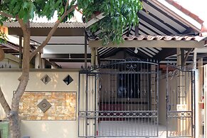 Kamar Keluarga Bandara IV Syariah