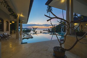 Luxury Beach Front Noble House Villa