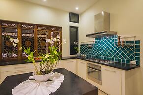Luxury Beach Front Noble House Villa